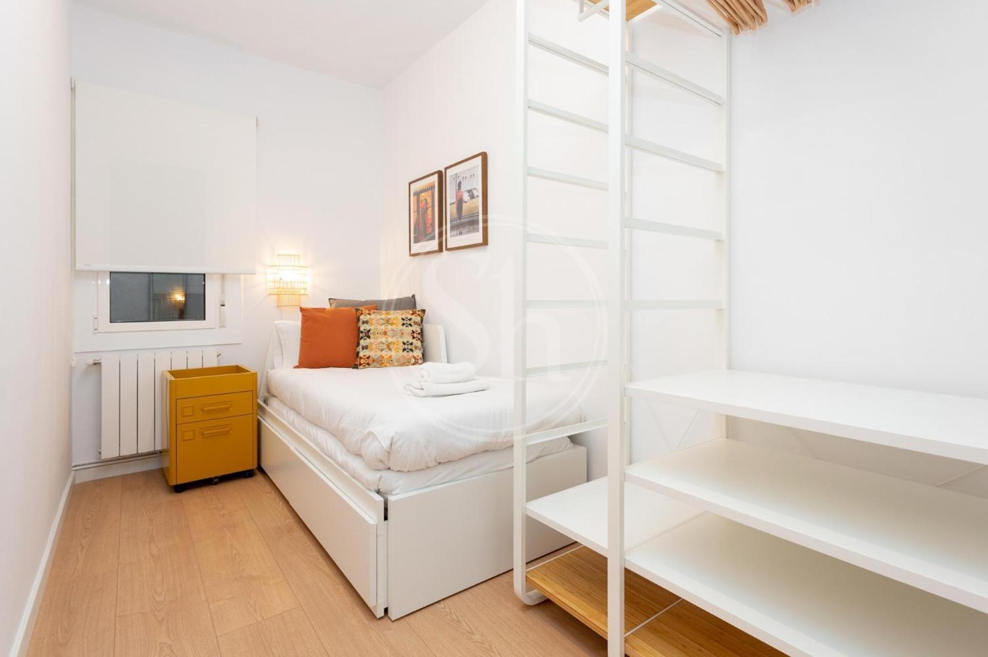 Apartment Familiar Junto A Hospital Clinic *