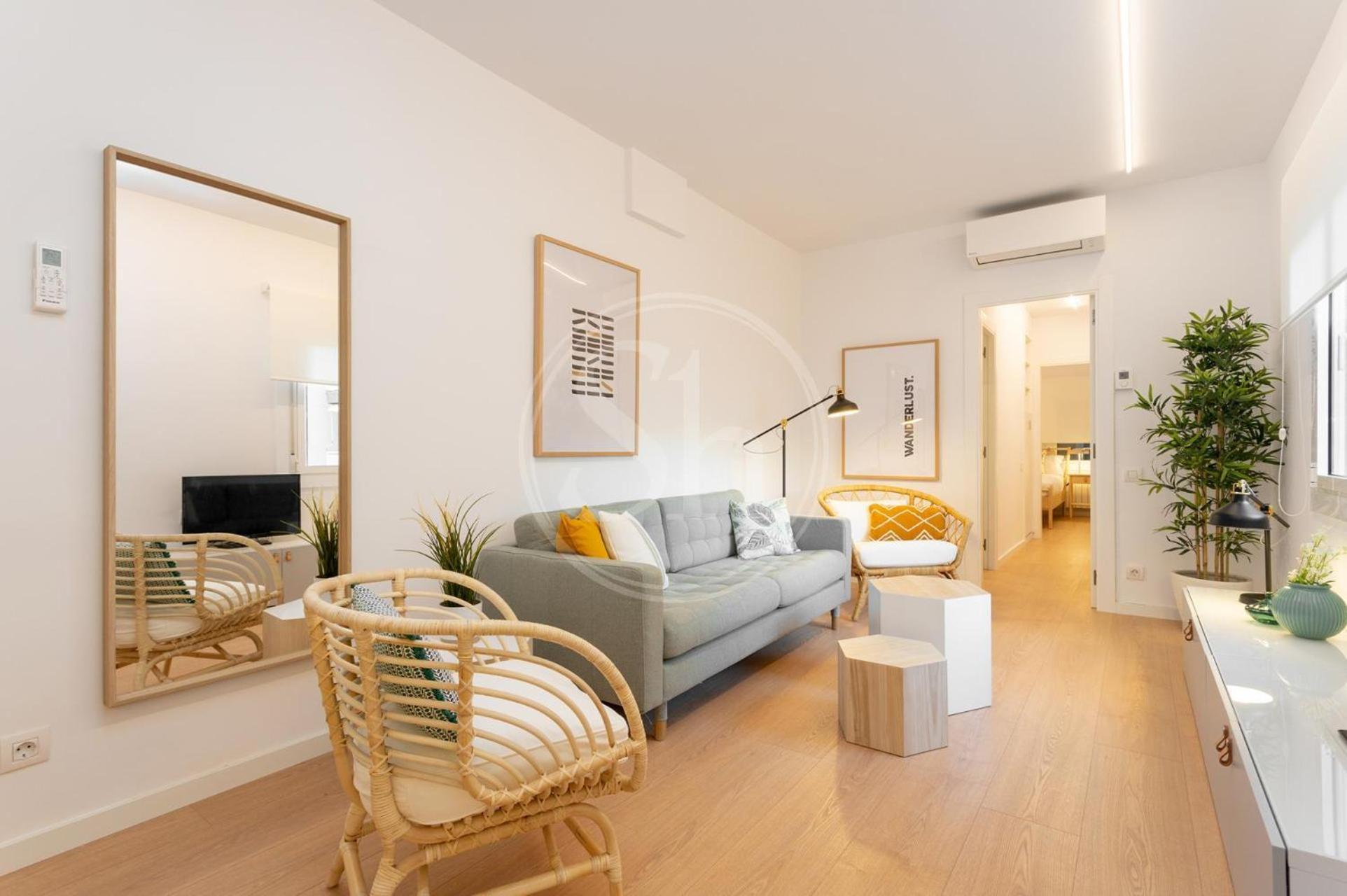 Familiar Junto A Hospital Clinic Apartment *